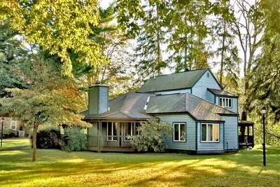 Charming 2-bedroom villa in delightful East Stroudsburg with Ac