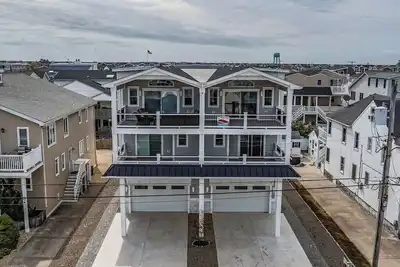 Image de Sic 5br-5. 5ba 67th Beach Block Sleeps 14  Pool & Elevator!