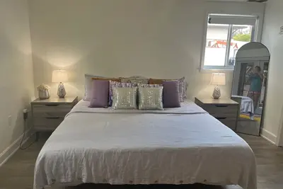 Image de 3-bedroom pool home just 2 miles to the beach!