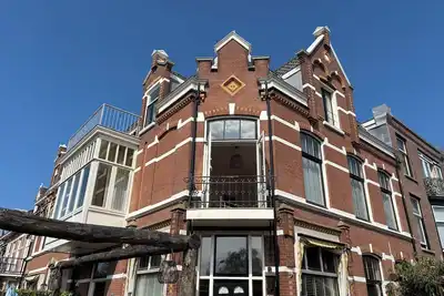 Image de Cozy 2-bedroom apartment in charming Voorburg, close to The Hague and the beach.