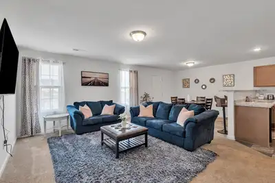 Image de Brand new 2025 4 Bedroom Home–Prime Greensboro Location Near Coliseum & Downtown