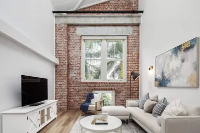 Image de Woolstore Style! ~ 2Bed/2Bath/1Car ~ Teneriffe