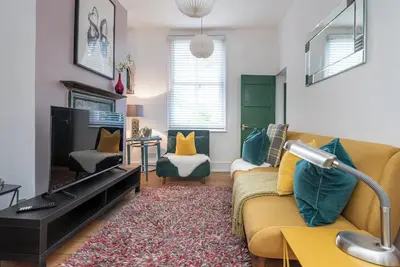 Image de Julie | 1 Bedroom Garden Apartment