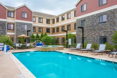 Image de King Suite. Free Breakfast. Outdoor Pool & Hot Tub