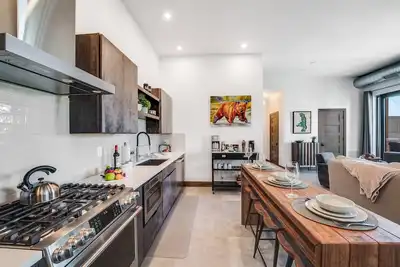 Image de Located in Downtown Whitefish, Walk to Dining and Shops- Nearby Lake and Ski!