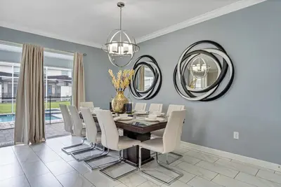 Image de Ultimate 9br Disney Escape – Pool, Game Room, Theater, 12mi to Parks!