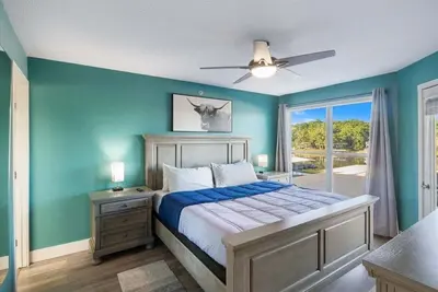 Image de Lakeview Condo w/ 2 Pools & Beach - Family Fun Awaits at 21mm