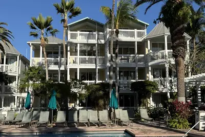 Image de Premier resort overlooking the Gulf. Walk to Mallory Square, restaurants, beach.