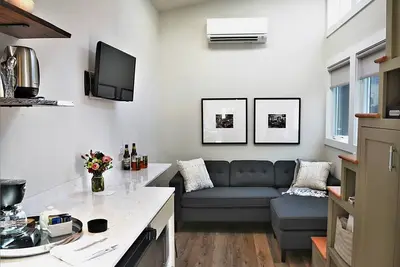 Image de Slabtown Village - 3 Tiny houses in Nw Portland with Ac, WiFi & Free Parking!