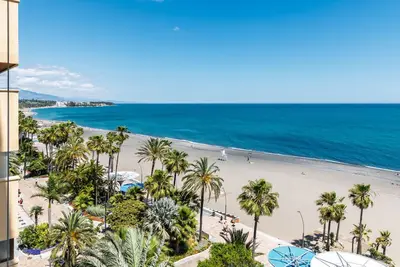 Image de Estepona Promenade Beachfront Apartment