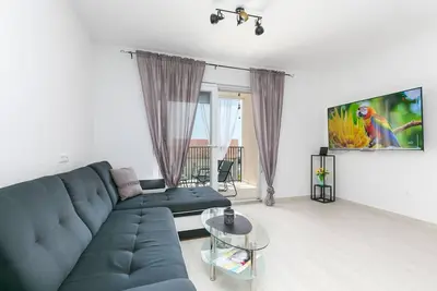 Image de Appartement d'une chambre avec la terrasse et la vue sur le mer Mravince, Split (A-24324-a)