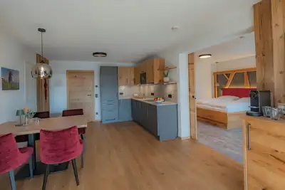Image de (3) Suite Rothirsch, 1st floor with balcony to the garden, 53 sqm