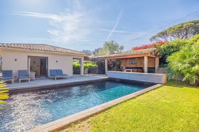 Image de Saint Tropez - Villa Contemporaine Avec Piscine Proche De La Route Des Plages