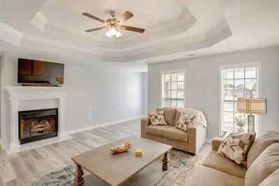 Patio & Spacious Yard: Home in Athens