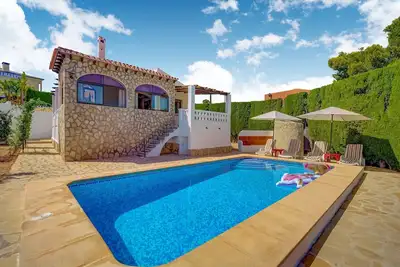 Image de Villa calme avec piscine privיe א Calpe