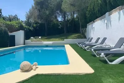 Image de Villa espagnole près de la plage avec piscine