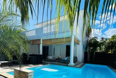 Image de Villa Mahé avec piscine et vue mer