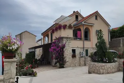 Image de Appartement de trois chambres avec vue sur la mer