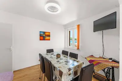 Image de Appartement de trois chambres avec vue sur la mer