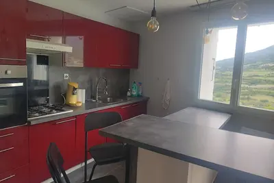 Image de Cocon au milieu des montagnes