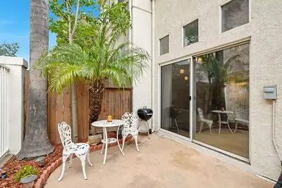 Image de Bright Townhome Retreat with Private Patio & Walk Trails