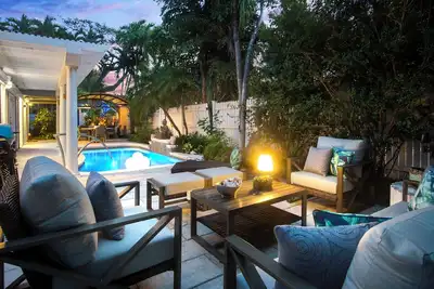 Image de Three Bedroom, 3 Bath pool home close to the Atlantic!