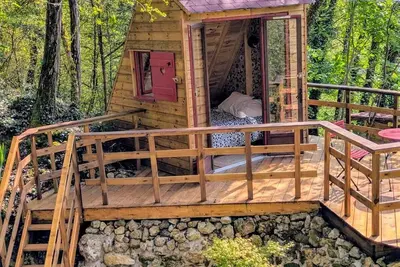 Image de Séjour insolite, cabane et salon troglodyte. En touraine