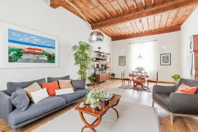 Historic and Contemporary 3 Bedrooms inside Lucca
