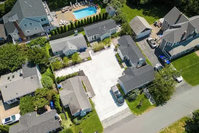 Image de Ellery Beach Bungalow #43– Walk to Beaches & Bites