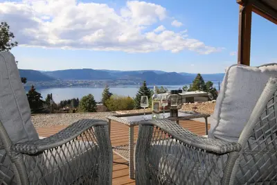 Private Suite with Amazing Lake View