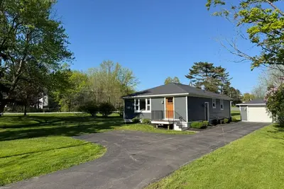 Image de Little Blue House on the Corner - 5bedroom/2bath
