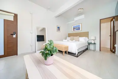 Image de Grand King Suite With Desk and Sofa Bed