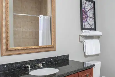 Las Vegas Condo: 1br/1ba with 2 Beds