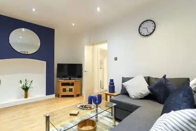 Image de City Centre Apartment • Sleeps 5 • Free Parking • Fast WiFi