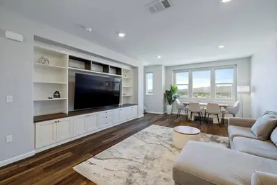 Image de Charming 3-bedroom townhome with Ac, WiFi in welcoming San Jose