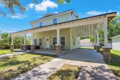 Image de Charming, Cozy, Family Friendly - Close to Downtown/Sponge Docks/Beaches/Trails