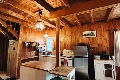Image de Classic Chelsea Cottage on the Gatineau River and along the famous Chelsea Trail