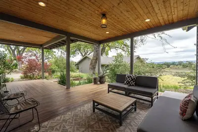 Image de The Hive & Hivette @Castoro Cellars | Vineyard Estate Stay| Groups up to 16 + Ev