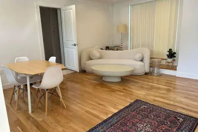 Image de Cottage Suite \"B\" - Walk to Shops, Train, History
