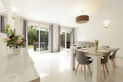 Image de Maison Cosy avec Jardin Paris Disney