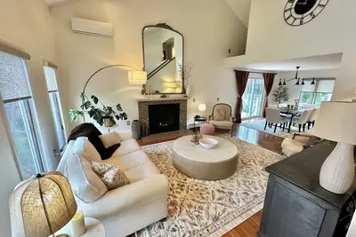 Image de Coastal Lilly, Single Fam w/ Kelly Beach Rights