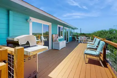 Image de Spacious lake home with kitchen, Bbq, big balcony, great views & close to water