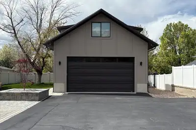 Image de Chic studio with Ac and WiFi in Draper Sleeps up to 4 w/ sofa bed & 1 car garage