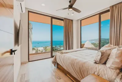 Image de Penthouse at Caivama Luxe Resort with Ocean Views
