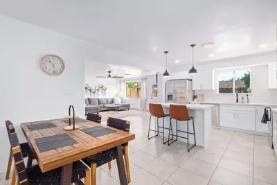 Image de Spacious Newly Renovated 4-bedroom getaway in Tempe