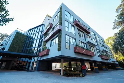 Modern Room Near Morón Reserve and Feria With Free Breakfast