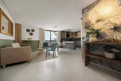 Image de Poblado Apt with King bed and Free parking