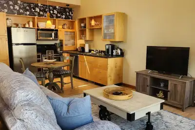 Image de Contemporary Downtown Retreat 2-bedroom condo in Billings