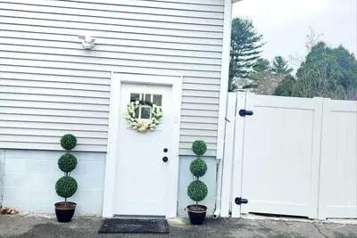 Image de Cozy studio with Ac near Stonehill College in charming Brockton