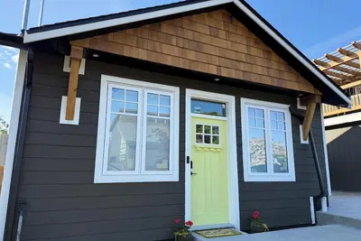 Image de Brass Apple Cottage, Brass Apple Cottage - brand new in Campbell River